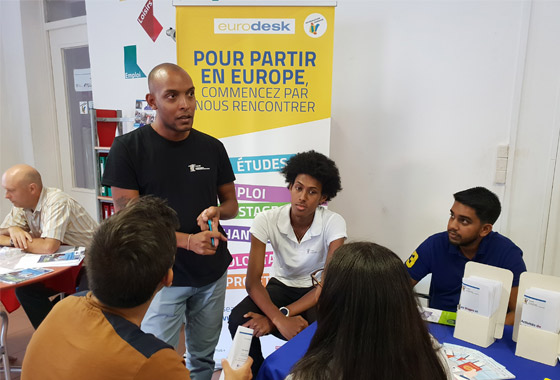  Découvrir le monde pour s’insérer avec succès 